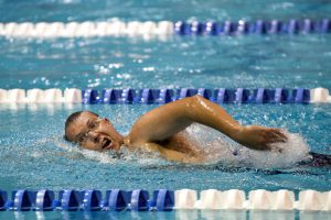 swimmer-659906_1920